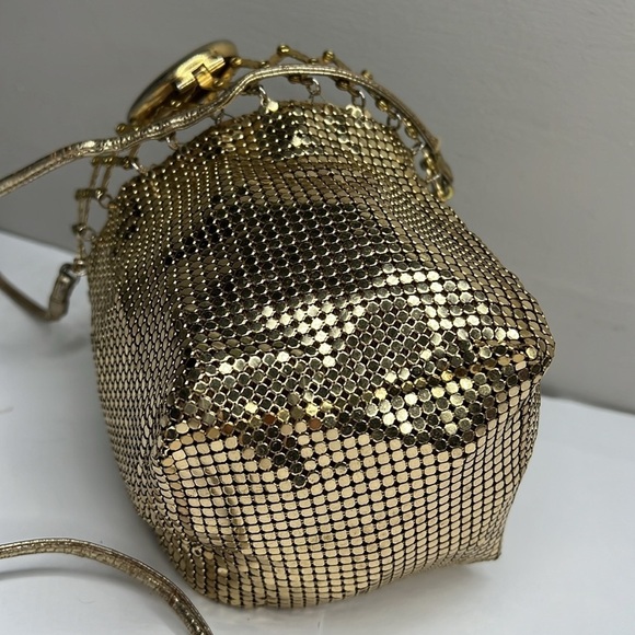 Whiting and Davis Gold Chain Mesh Link Expandable Top Pop Beggars Crossbody Bag - Picture 5 of 11